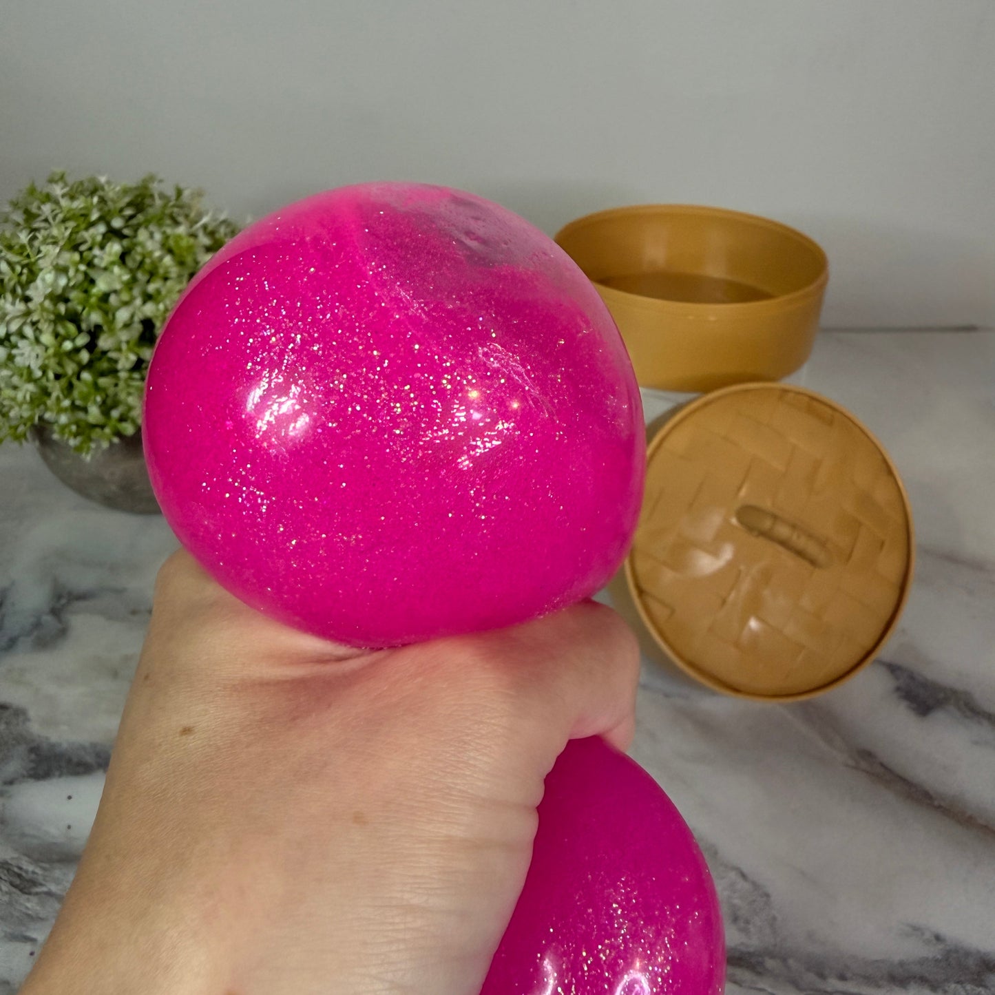 Squishy Toy - Viral Dumpling, Neon Pink Glitter