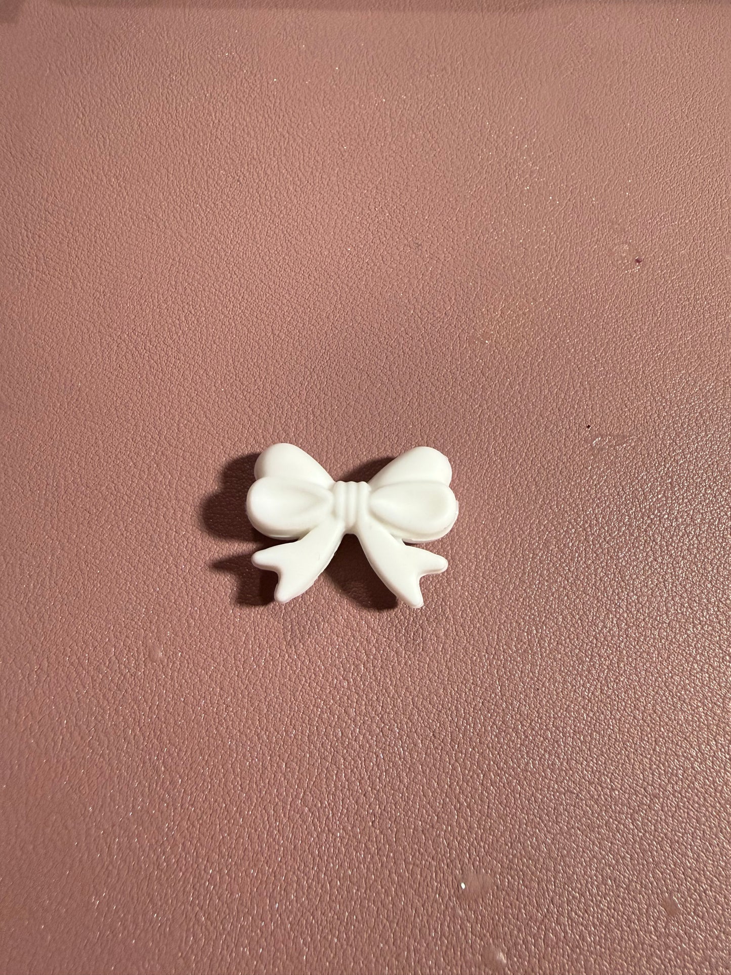 White Bow Focal