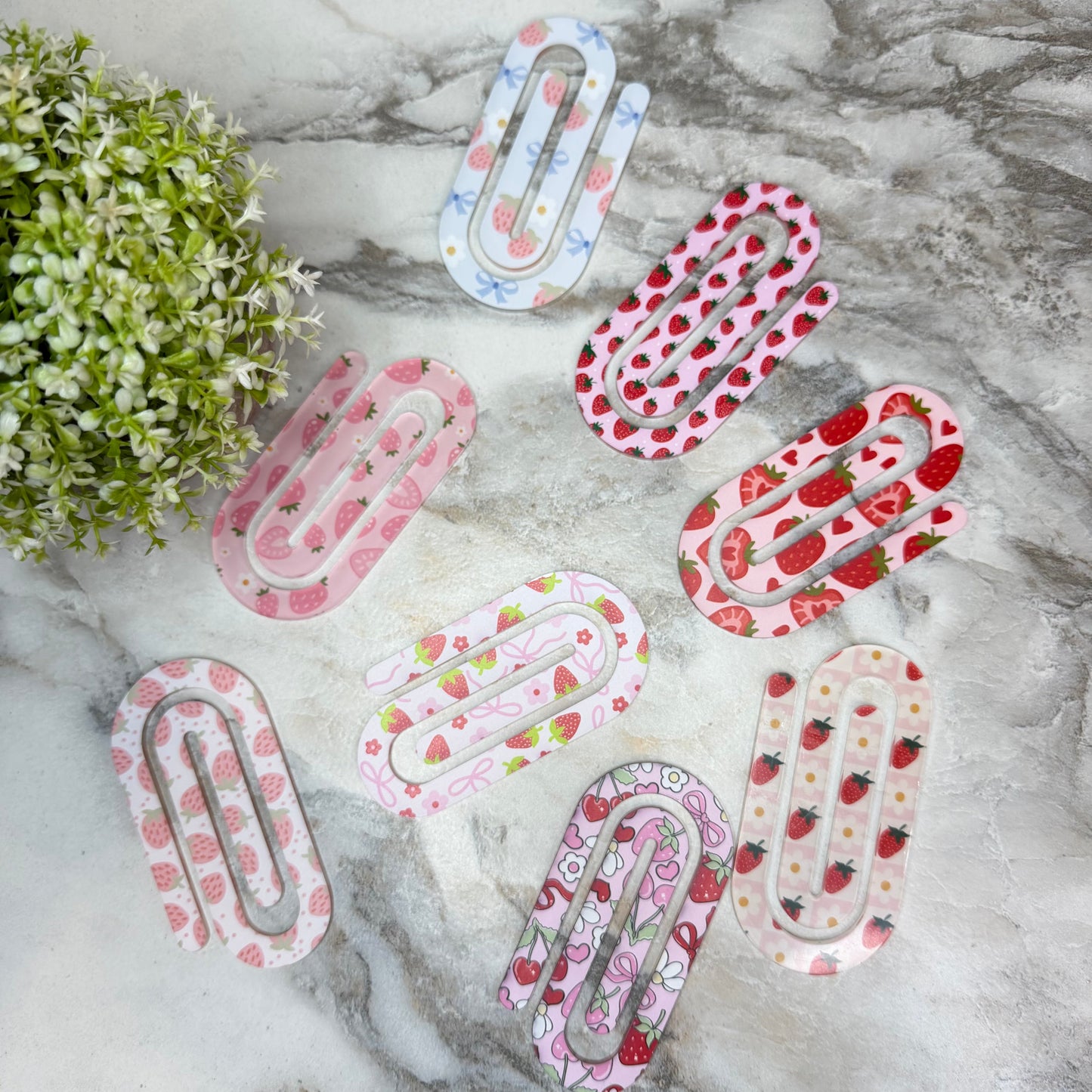 Jumbo Paperclip - Strawberry Assortment