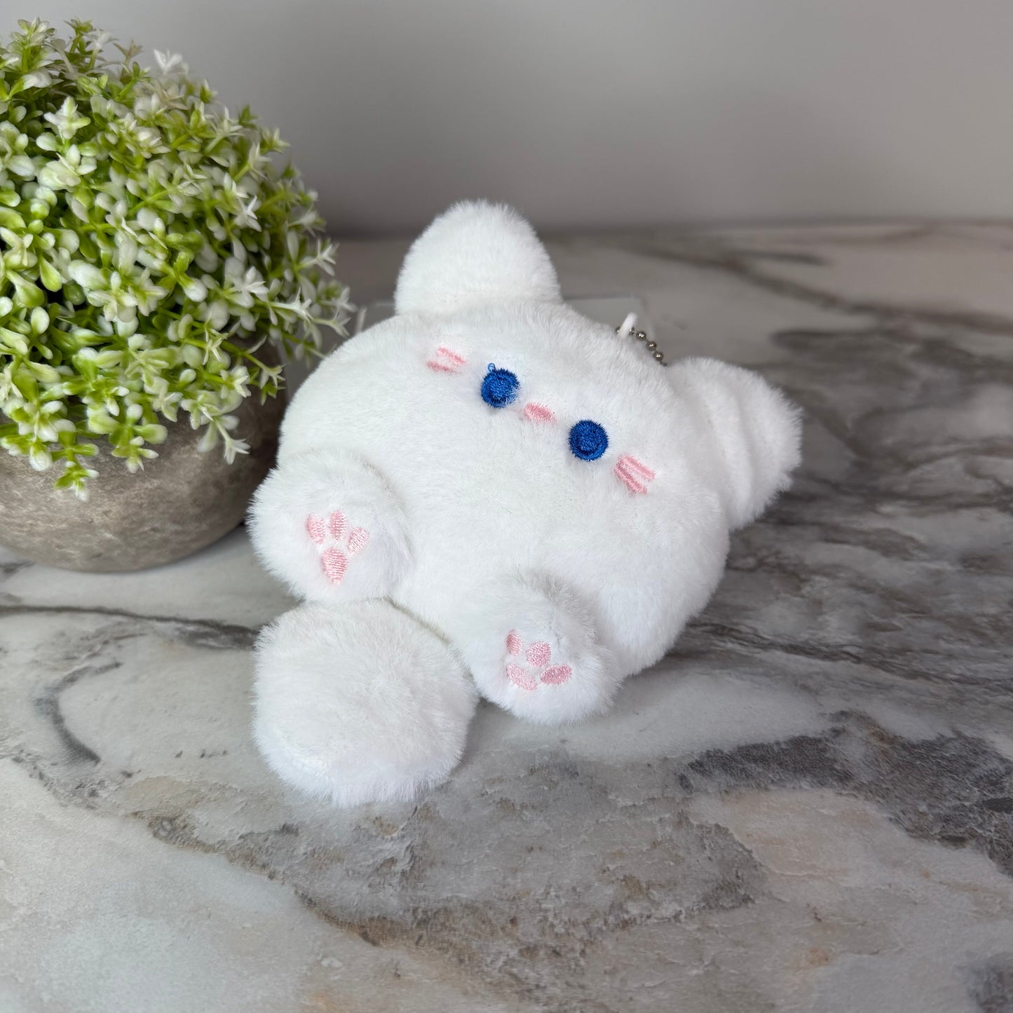 Keychain - Pom Pom Fuzzy Cat Paw Squeeker