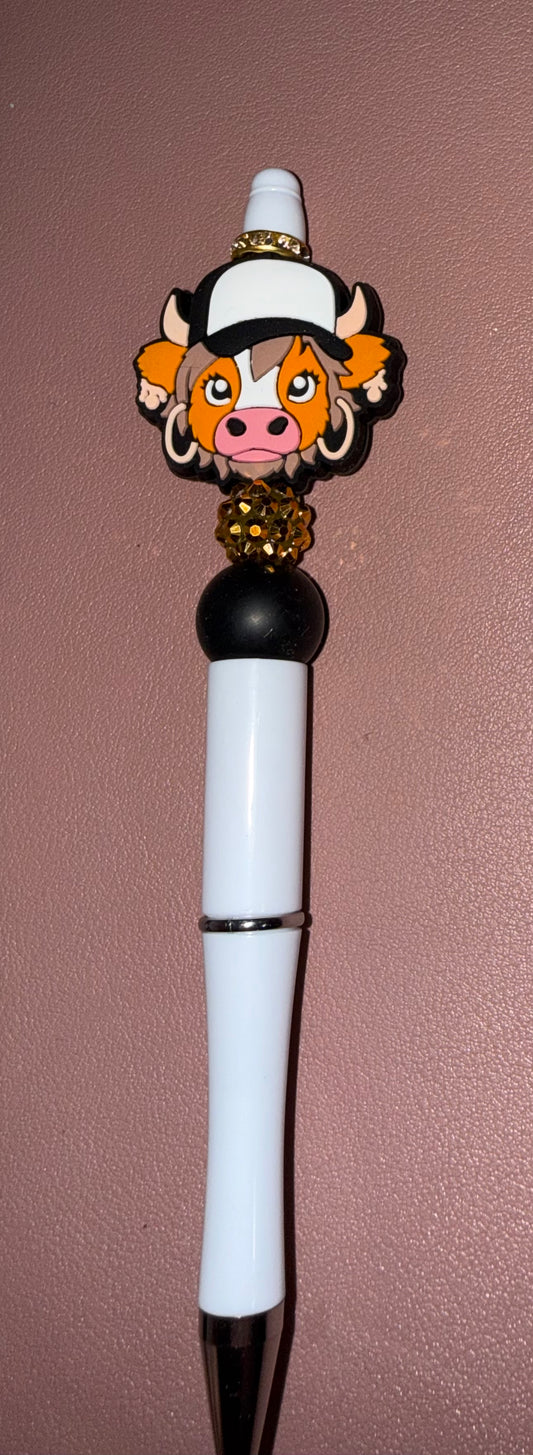 white pen with cow hoops premade pen